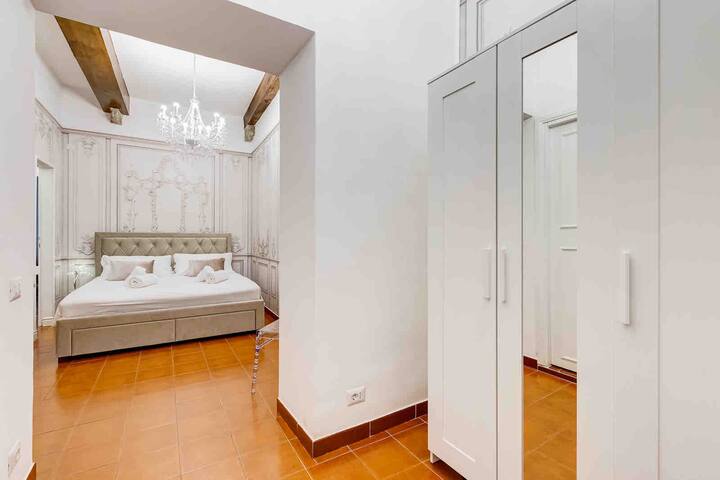 ★ ★ ★ ★ ★ SPANISH SQUARE NEW – RomeDreamHome gallery image 5