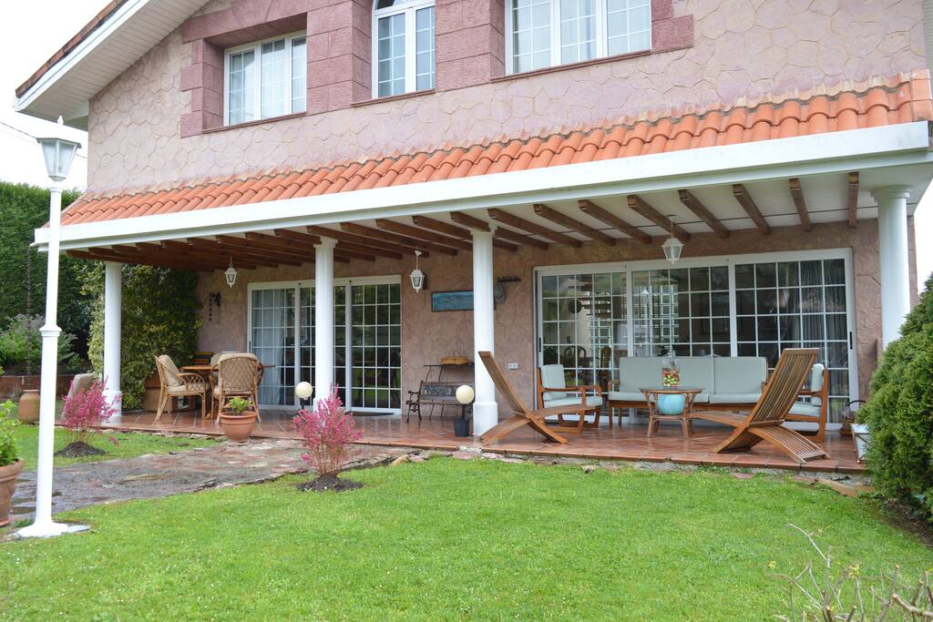 FRENTE CASA MAS PORCHE