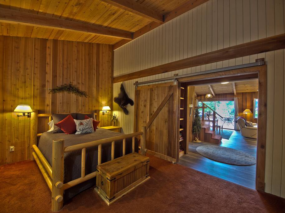Master with queen bed