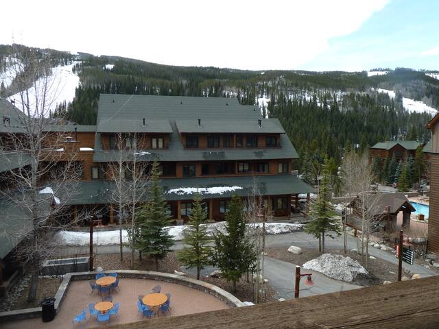 River Run Village, Buffalo Lodge