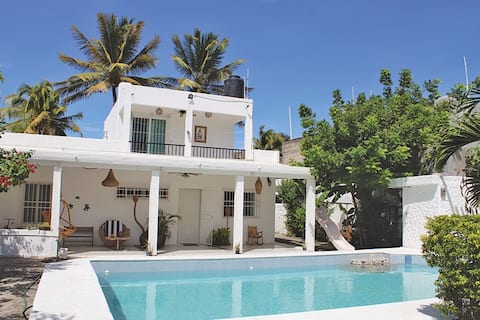Beautiful house with a private pool, beach and dune.