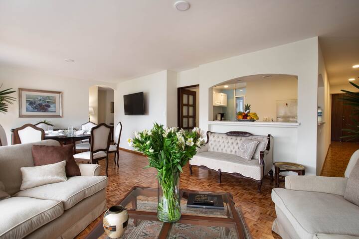 Cozy Apartment with tree lined views in Condesa gallery image 3