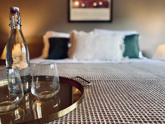 Stunning and Spacious in the Heart of Cibeles! gallery image 3