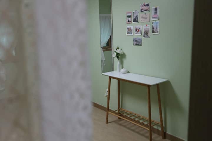 其实是一个更漂亮的情感绿色房间~ ^ ^
比看起来轻得多