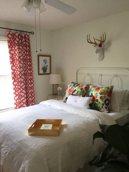 Bedroom #1 - Queen bed with amazing sheets and soft mattress