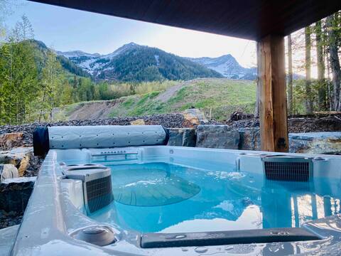 Ski-In Chalet at Fernie Alpine Swim Spa & Sauna B