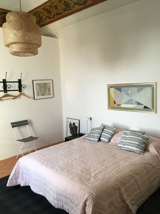 Chambre avec lit double