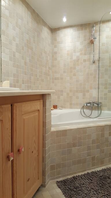 Vaste salle de bain