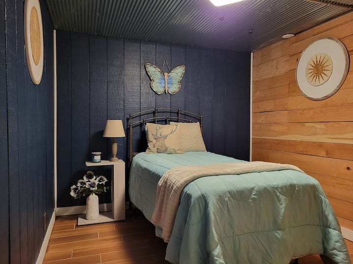 Ორსაწოლიანი საძინებელი სარდაფში 