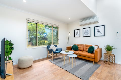 Peaceful 1BR courtyard unit in quiet Dickson