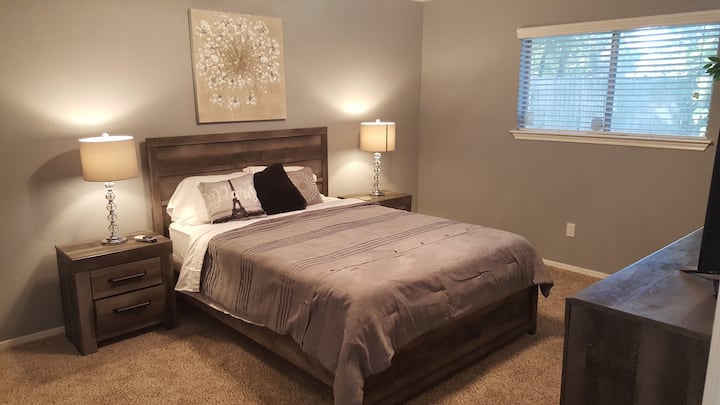 Chumba kikuu cha kulala cha kustarehe 