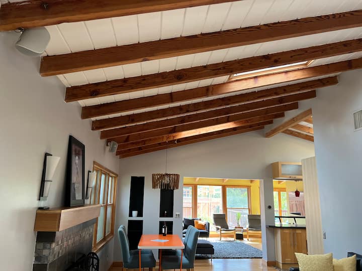 Hollywood Hills Treehouse Vibe with private yard — primary photo