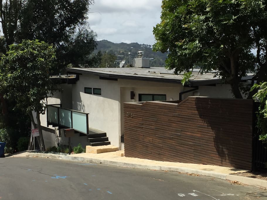 Beautiful Cool Mid Century with tons of street parking at all times in a safe quiet neighborhood