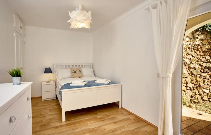 Bedroom Nr. 3 with balcony door