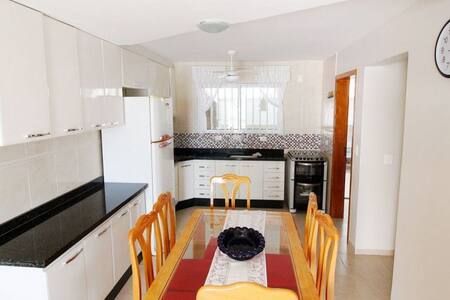 Lindo Sobrado ao Lado da  Praia / Morro do Cristo