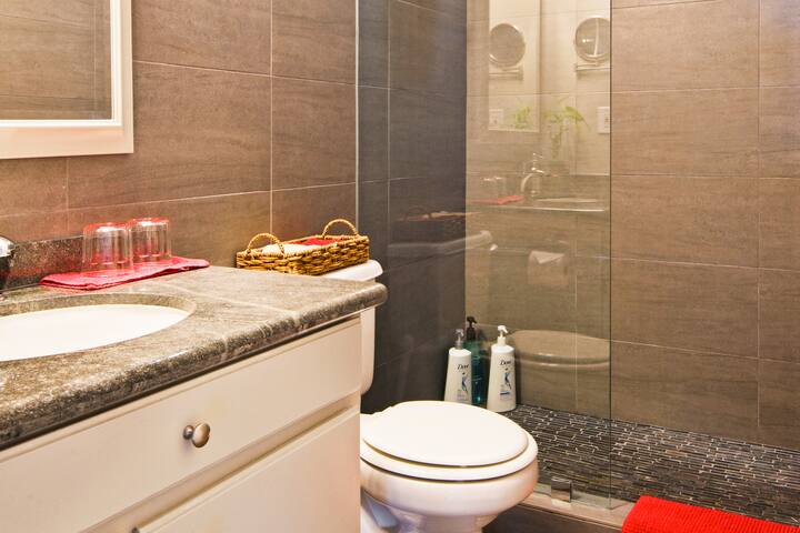 Abbot Kinney District Adjacent gallery image 5