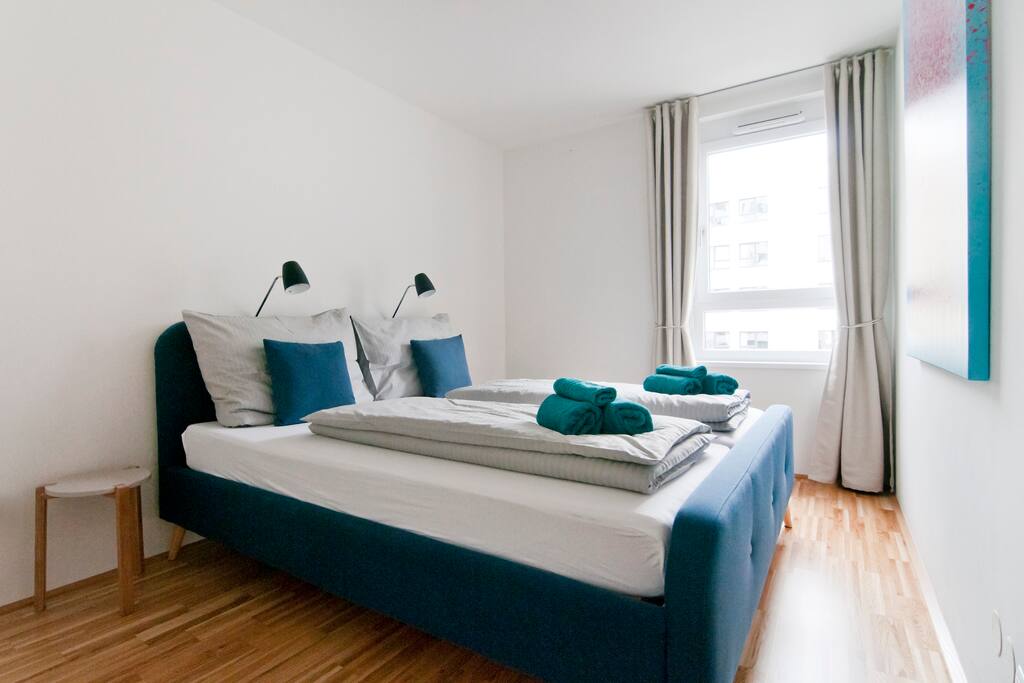 Bedroom 1 (Bed 180x200cm)