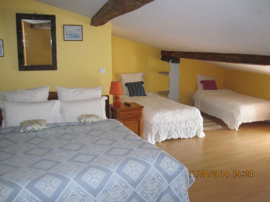 La Salle double @ 2 single beds