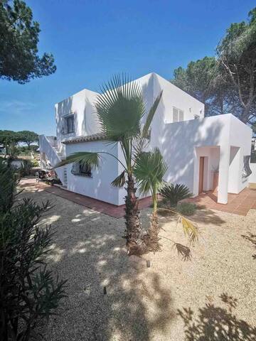 Beautiful Casa with swimming pool gallery image 3