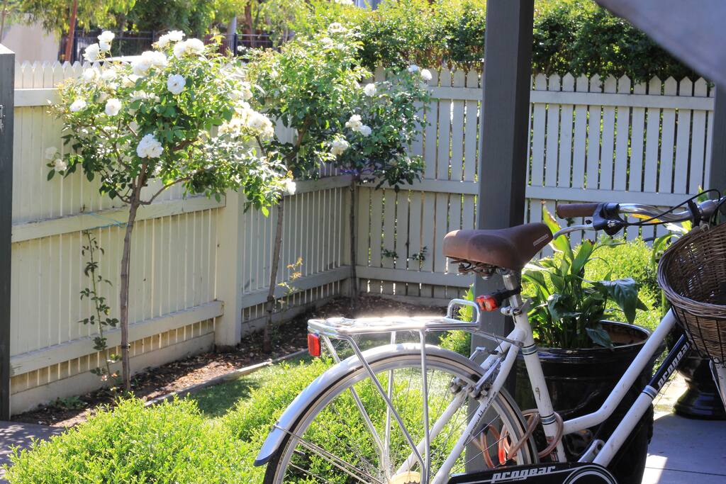 Lovely relaxing front garden, perfect for a cup of tea in the morning or evening!