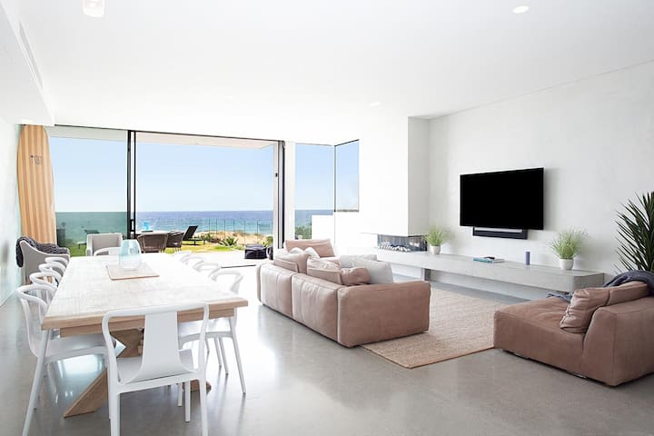 Luxury Beach House with direct Beach Access