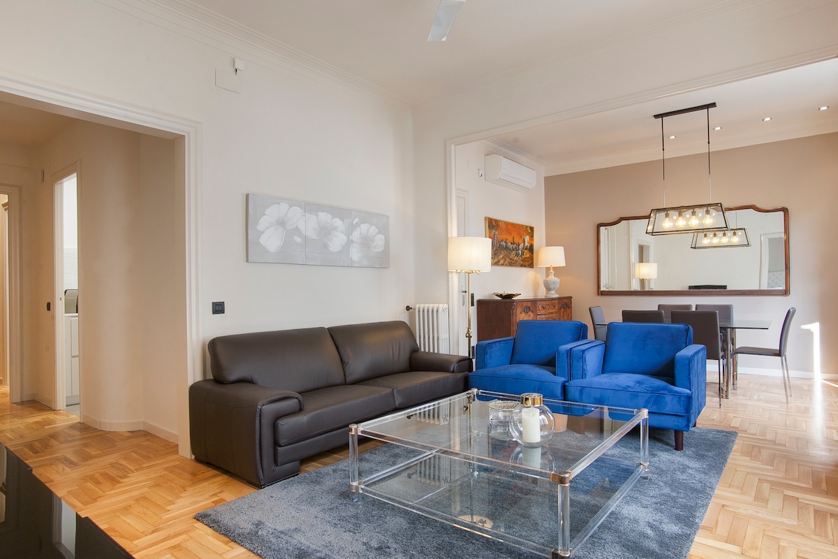 Propiedad de Airbnb exitosa: Spacious and bright apt for 4 near Sagrada Familia en El Camp D'en Grassot I Gràcia Nova