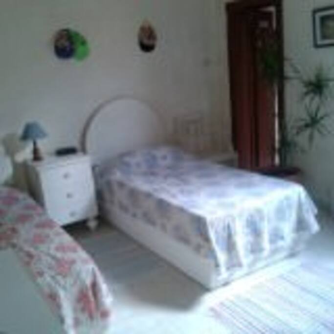 Twin single bedroom