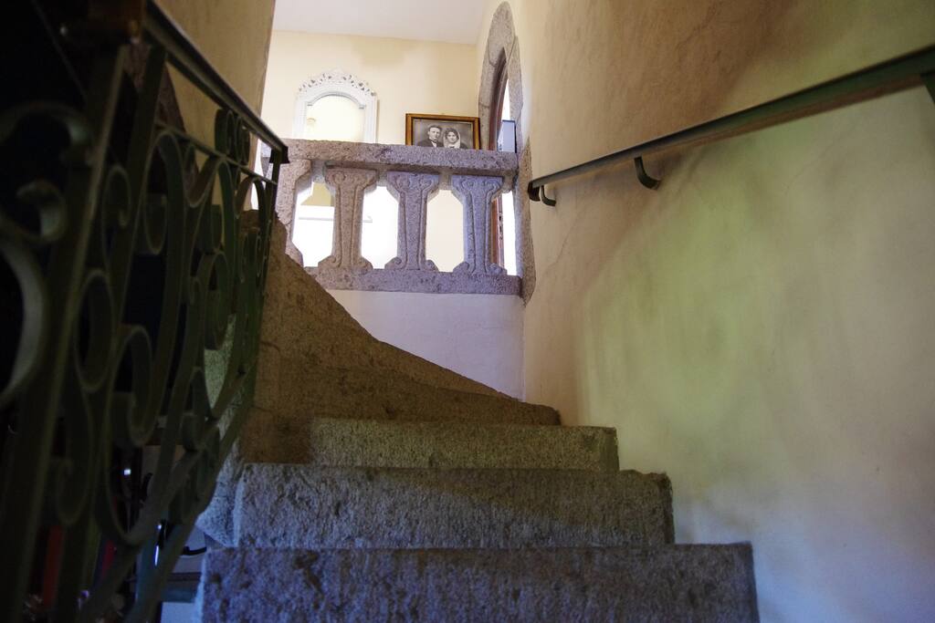 l'escalier à vis en granit