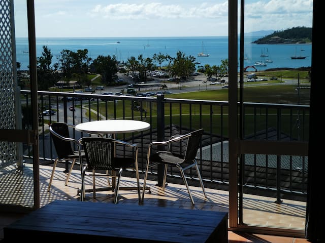 Newly renov, 1BR, Fabulous views, now with WI-FI