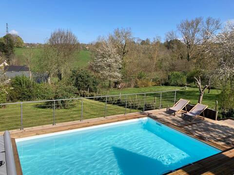 Small cocoon in Normandy with pool