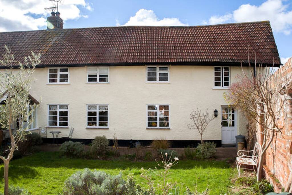 Ancient 17th century cottage ...