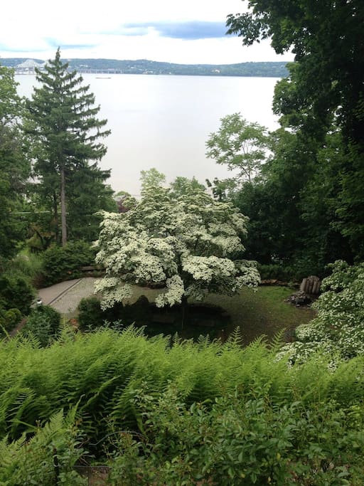 View fromVeranda of Hudson River
with spell binding bridge views