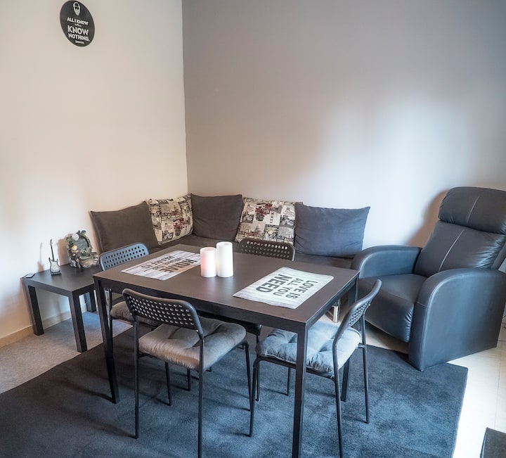 Luxury apartment lias home 300m from Beach!!