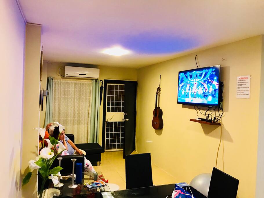 Área común comedor sala con a.a. Y Lcd de 40” con Netflix y direc tv .