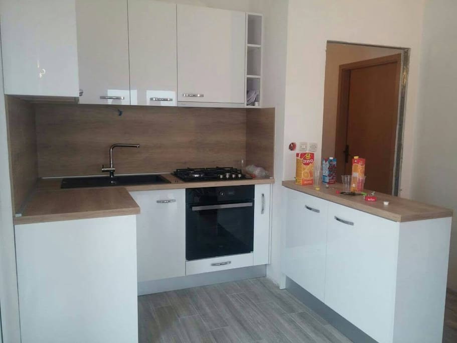Complete kitchen