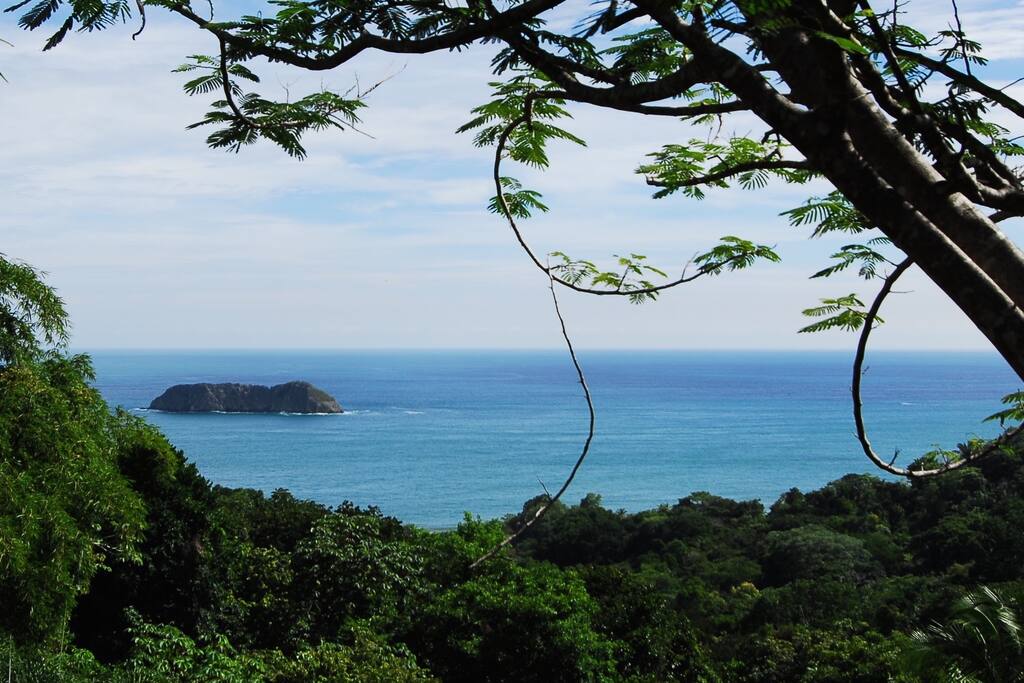 Close Ocean Views with Ocean Breezes