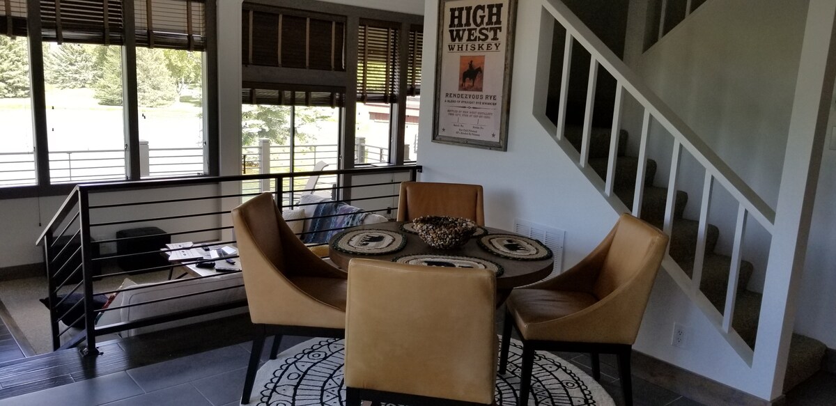 eethoek, met uitzicht op verzonken LR... 