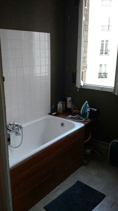La baignoire
The bathtub