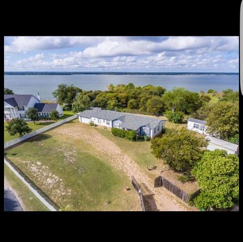 Jackie's Jewel on Lake Whitney