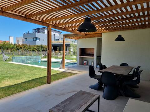 Enjoy in Ports! House, Pool, Beach & More.