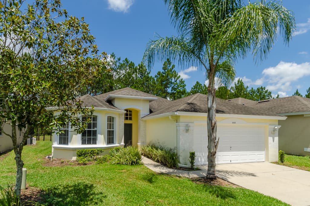 Situated in the Calabay Parc community of Davenport, Florida our villa is 10 minutes to Disney, shopping, golf and Orlando attractions