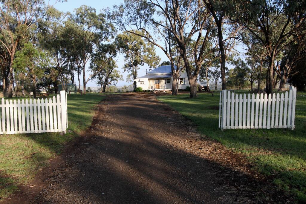 Entry to Sheepwash Cottage