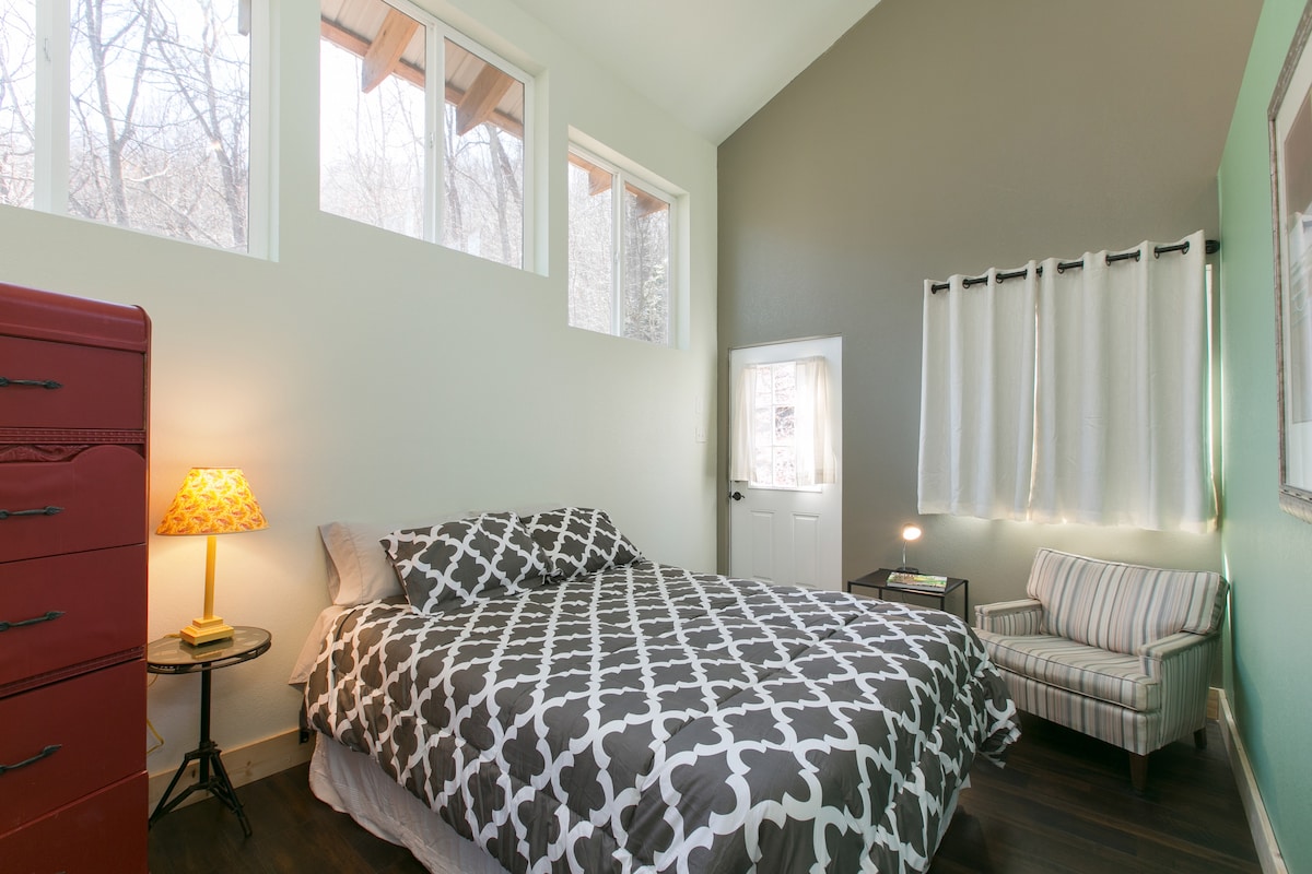 ห้องนอน 3 มีเตียงควีนไซส์