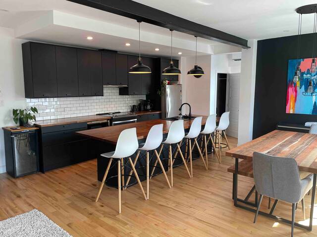 Perfect Family House – Jarry Metro – Villeray gallery image 2