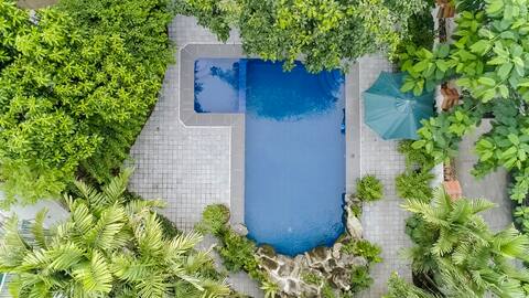 Casa Luisa- Beautiful Pool Resort 40min frm Makati