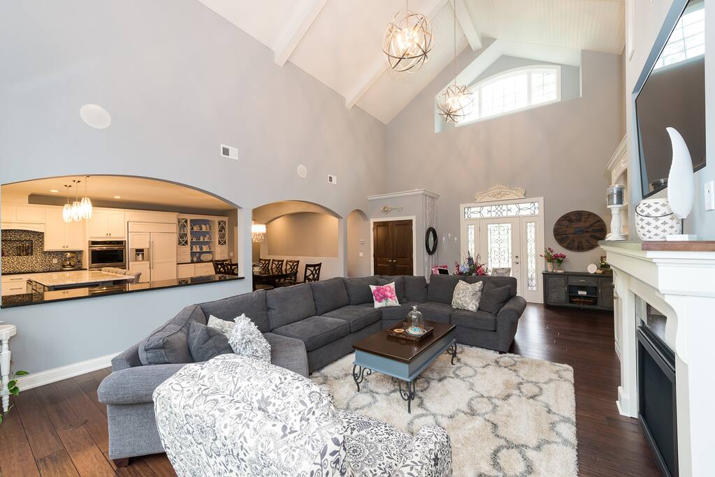 Great room 25 ft peak