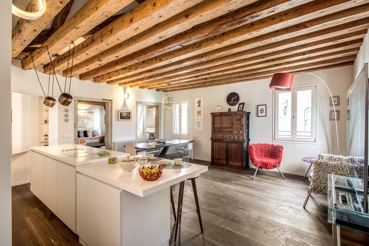 Luxury apartment up to 10 people close to Biennale gallery image 3