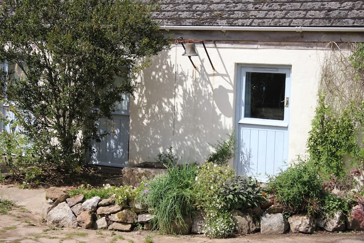 Bens At Goongillings Farm - Coverack