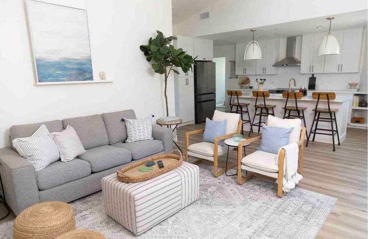 BirdRockCoastal Modern Luxury | New Build & Patio