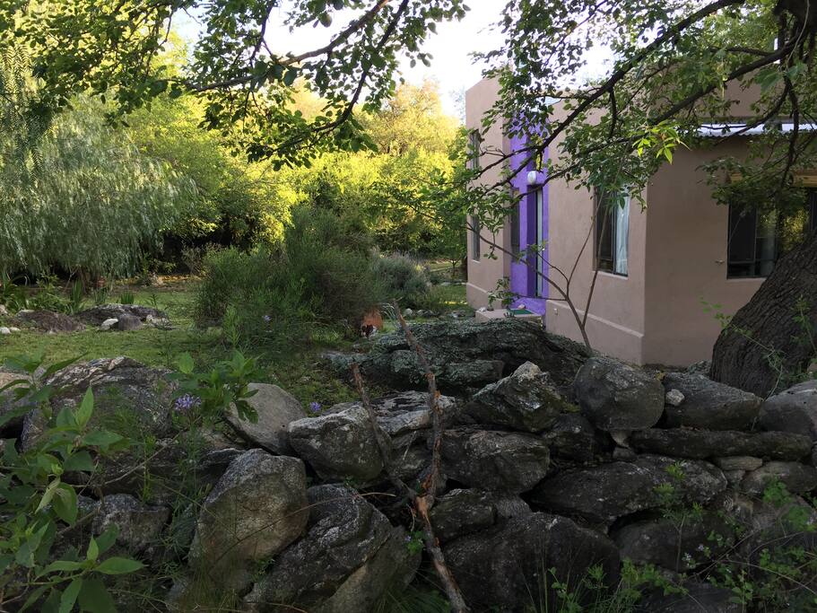 La casa mira a las sierras